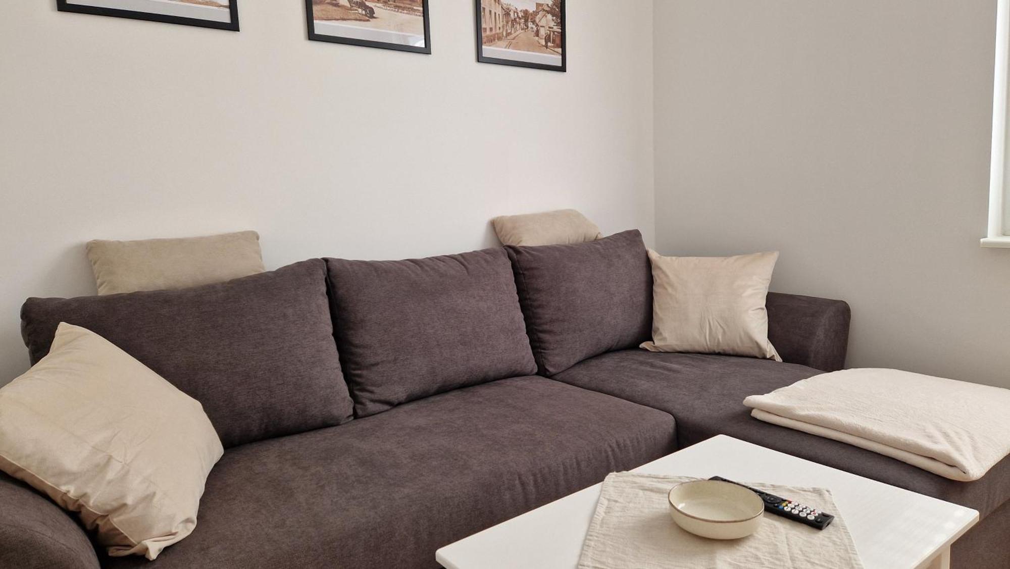 Pastelani Apartment บุคโคว์ ภายนอก รูปภาพ
